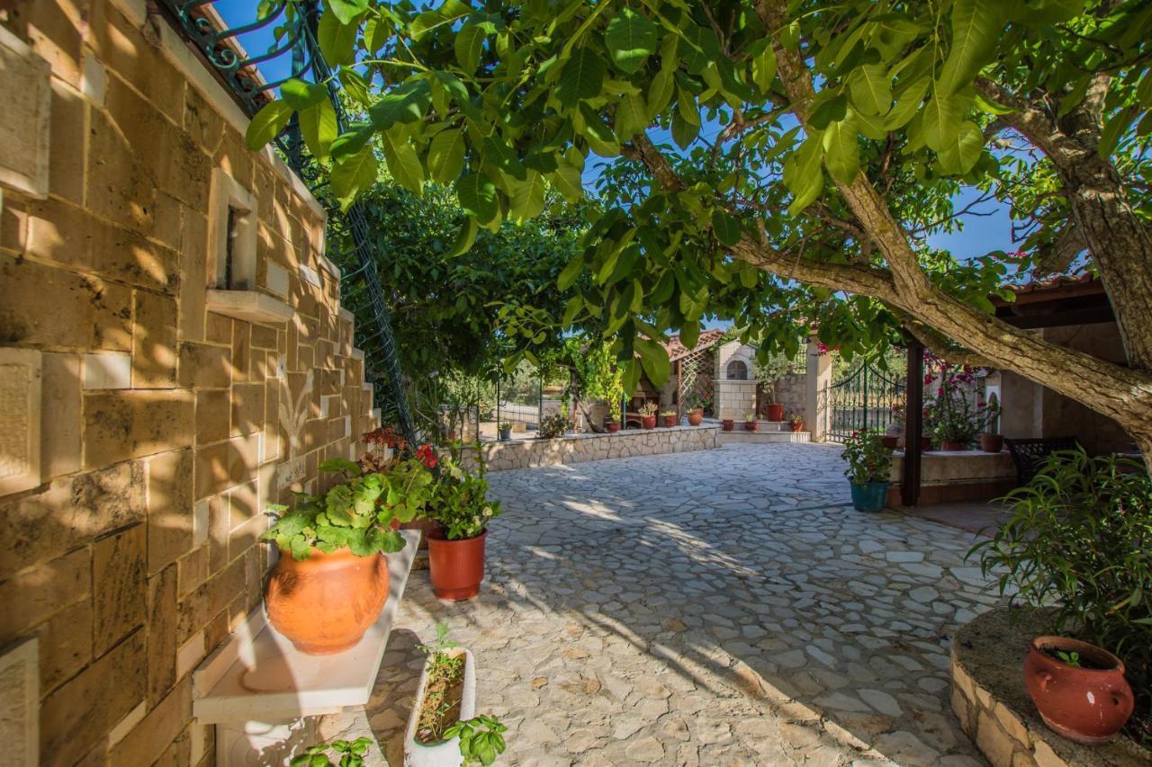 Porto Giardino Apartments Kypseli Екстер'єр фото