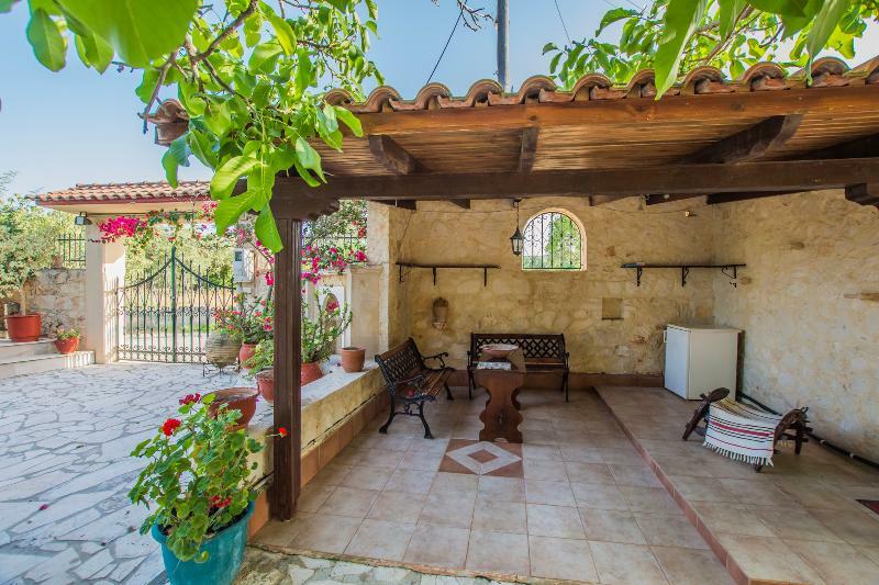 Porto Giardino Apartments Kypseli Екстер'єр фото